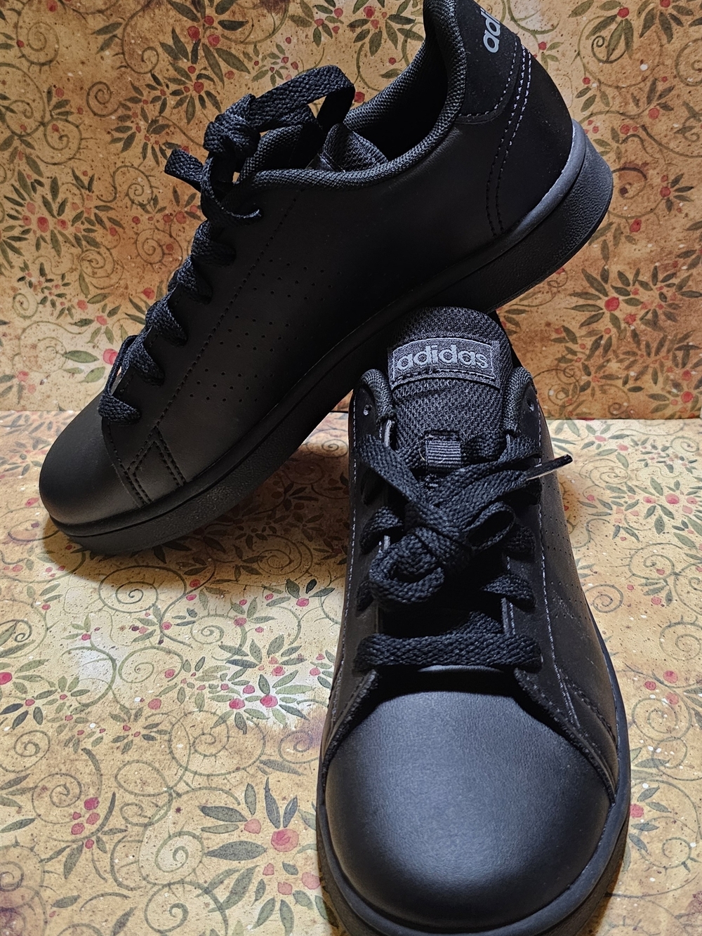 Adidas Kids Advantage K Black Low-Top Lace-Up Sneakers